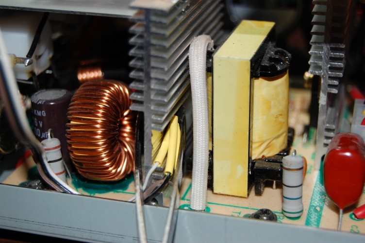 photo of sensor glued to heat sink